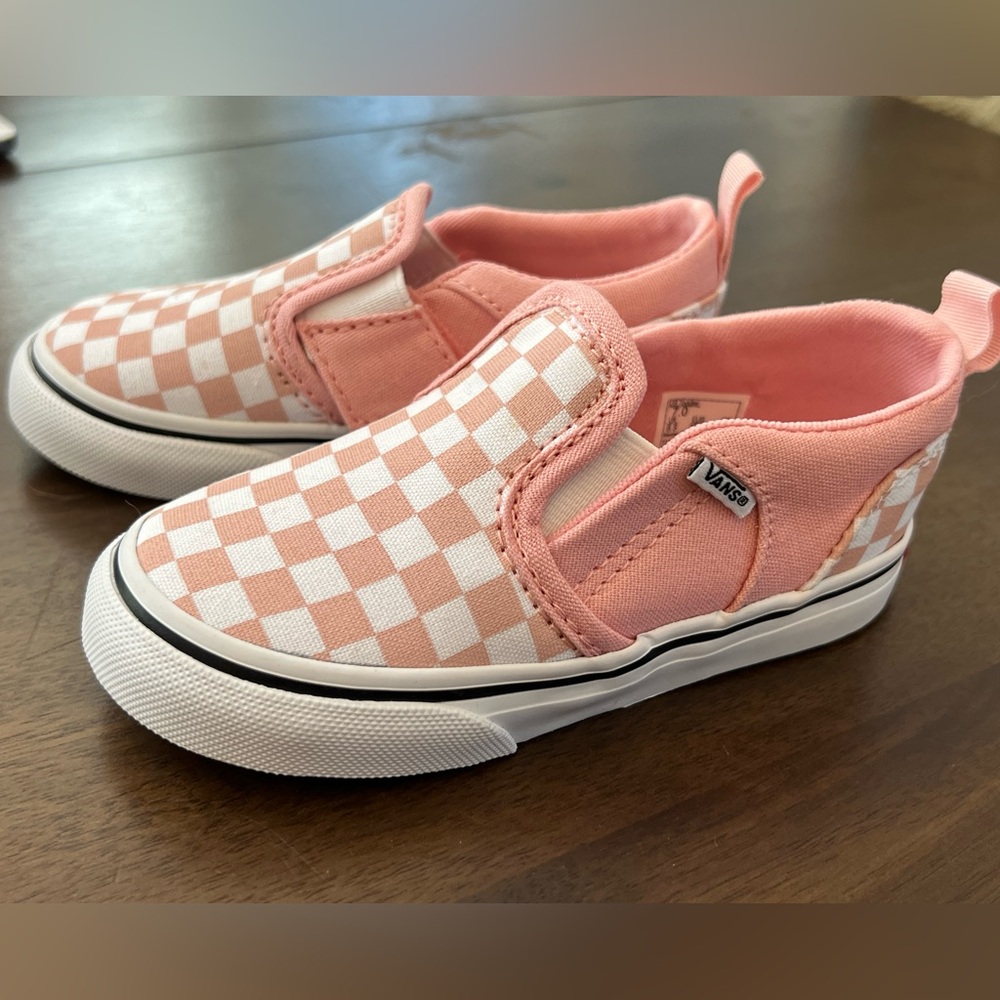 Vans pink checkered NWOT Toddler size 7